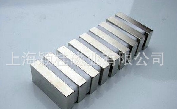 強(qiáng)力磁鐵?的吸引力，讓你我?連?，緊密相連！